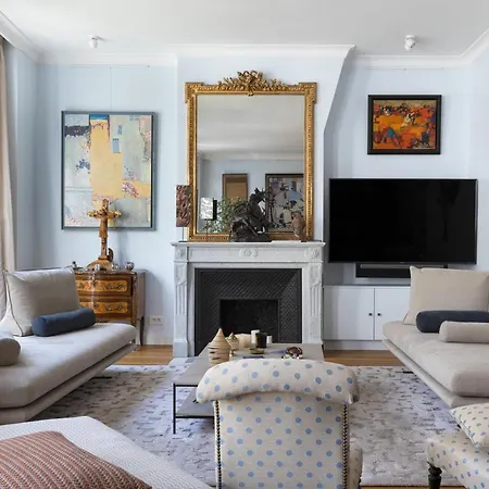 Veeve - Artful Elegance Apartment Paris